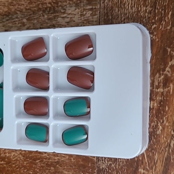 2/$16 Boho Brown Green Press On Nails - Picture 16 of 17